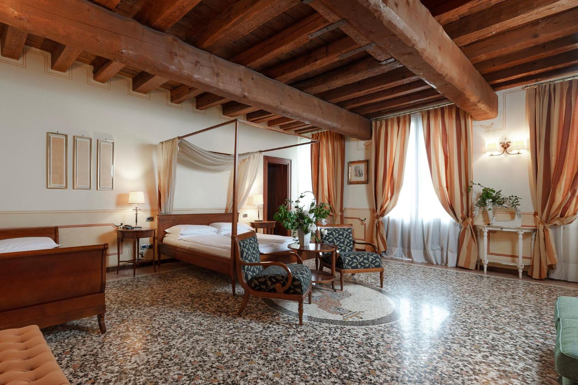 Hotel Villa Policreti Castello d'Aviano Exterior photo