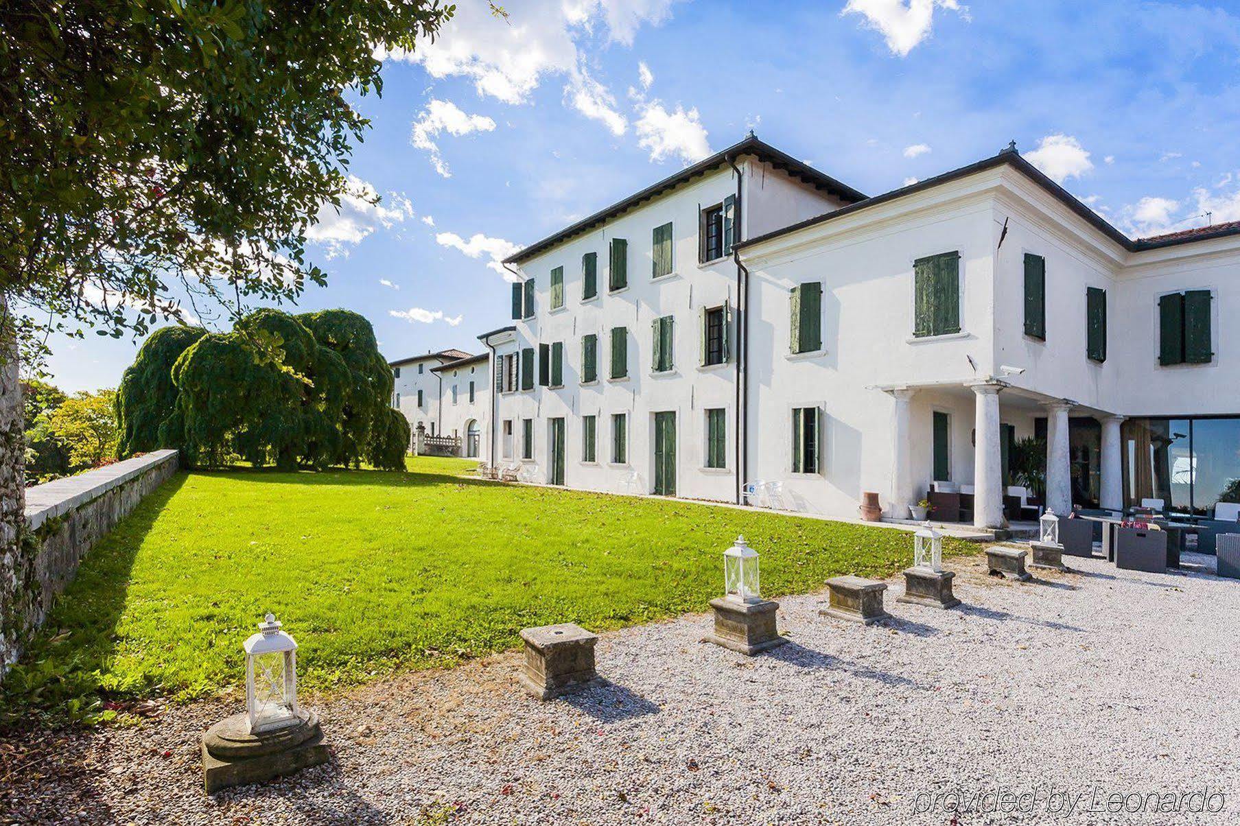 Hotel Villa Policreti Castello d'Aviano Exterior photo