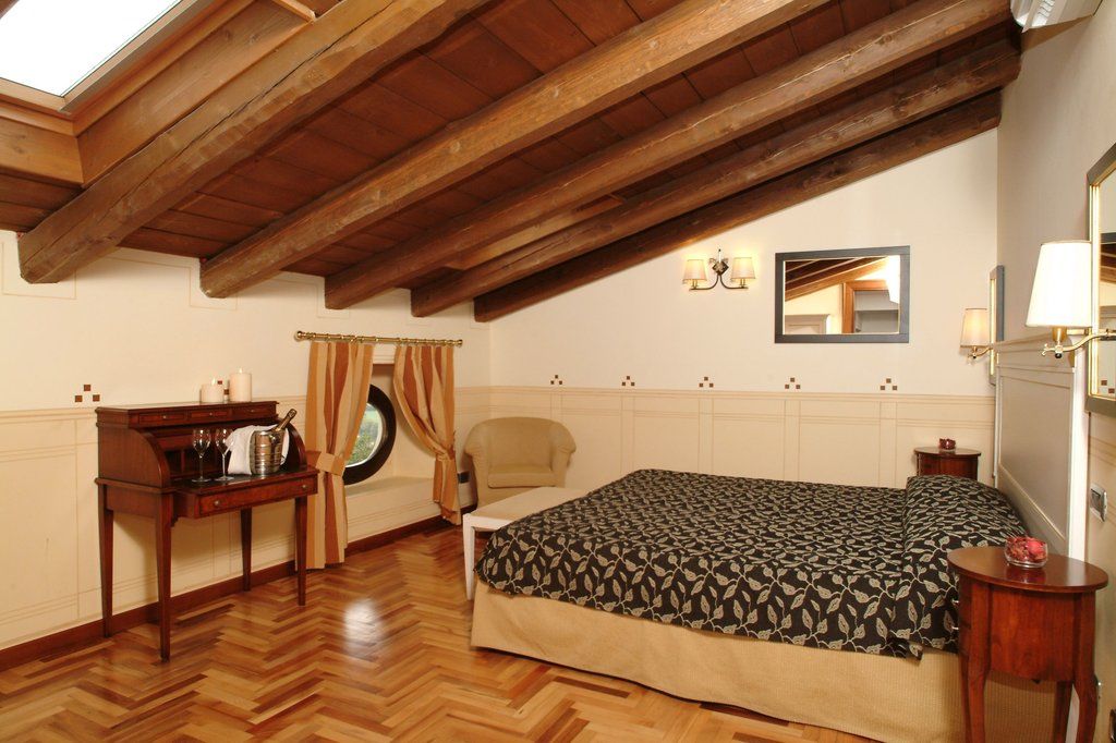 Hotel Villa Policreti Castello d'Aviano Exterior photo